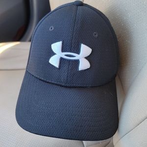 Under Armour, 1254123 Blitzing Cap, Black/White